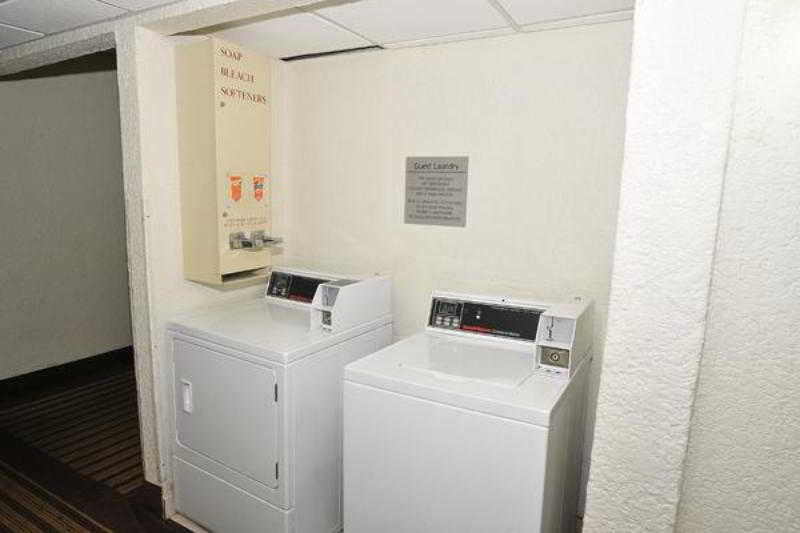Days Inn By Wyndham Neptune Beach Jacksonville Beach Bagian luar foto