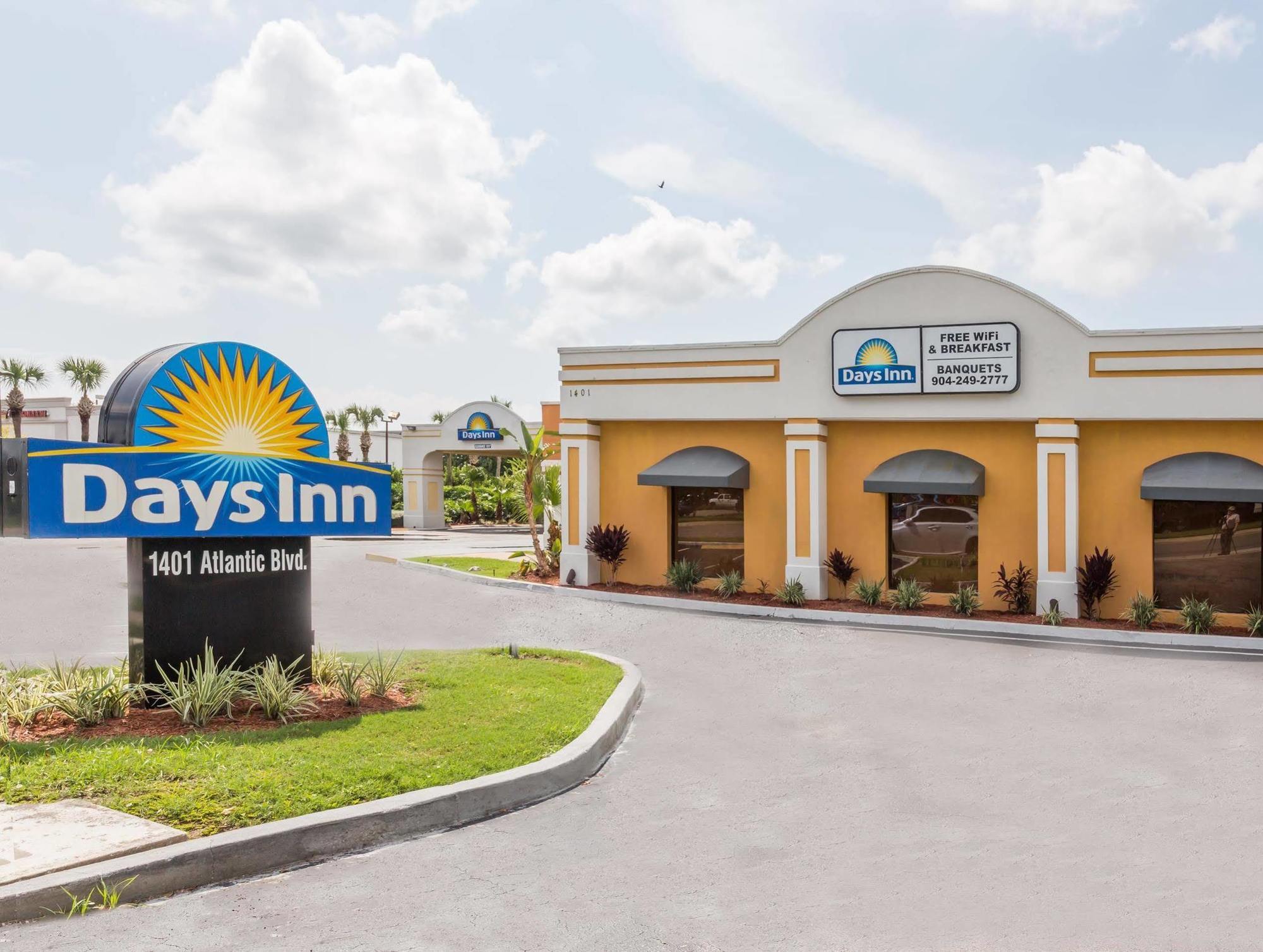 Days Inn By Wyndham Neptune Beach Jacksonville Beach Bagian luar foto