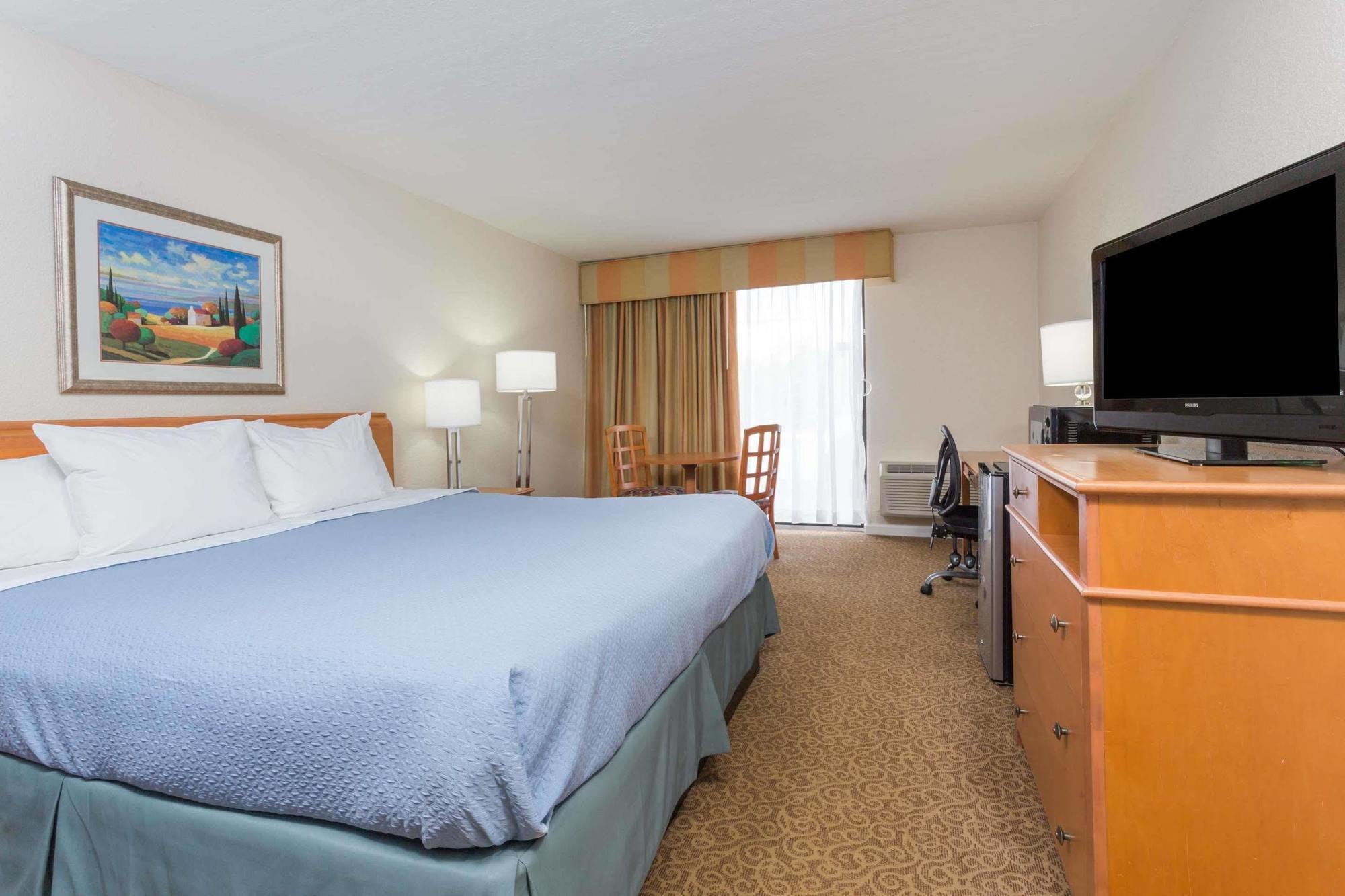 Days Inn By Wyndham Neptune Beach Jacksonville Beach Bagian luar foto