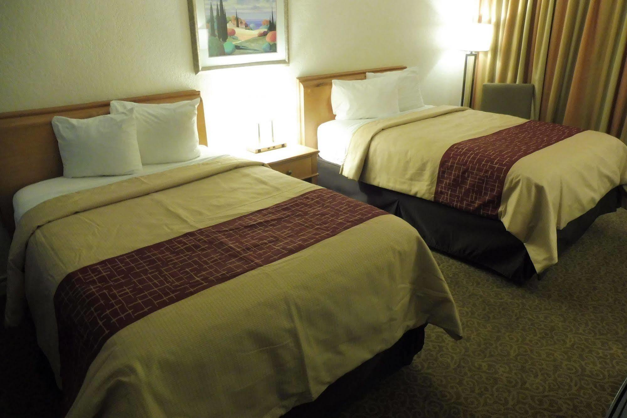 Days Inn By Wyndham Neptune Beach Jacksonville Beach Bagian luar foto